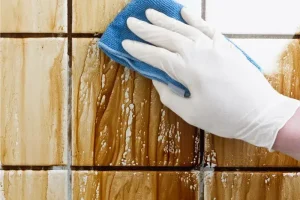 Cómo limpiar los azulejos con alcohol de limpieza